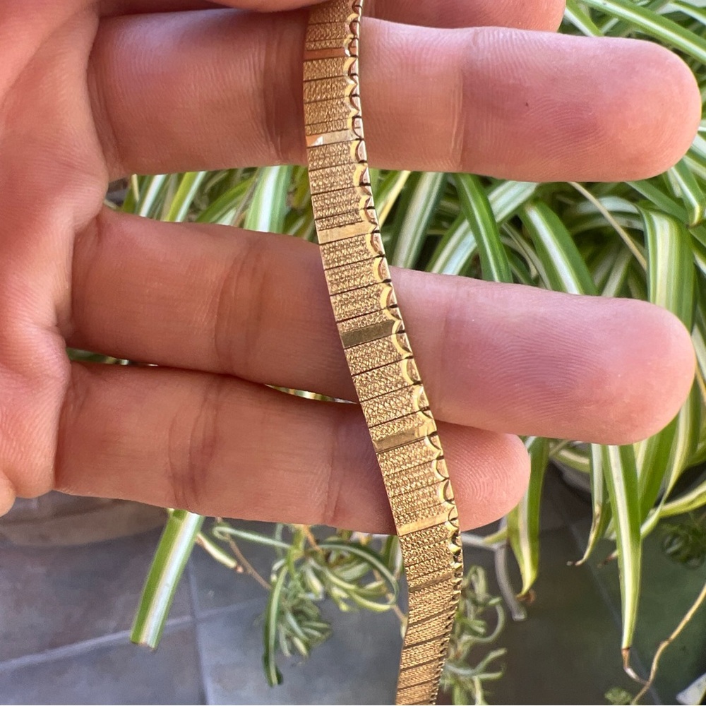 ✨SOLD✨ 14K Gold Vintage Etched Collar Necklace 28.6g - Picture 3 of 11